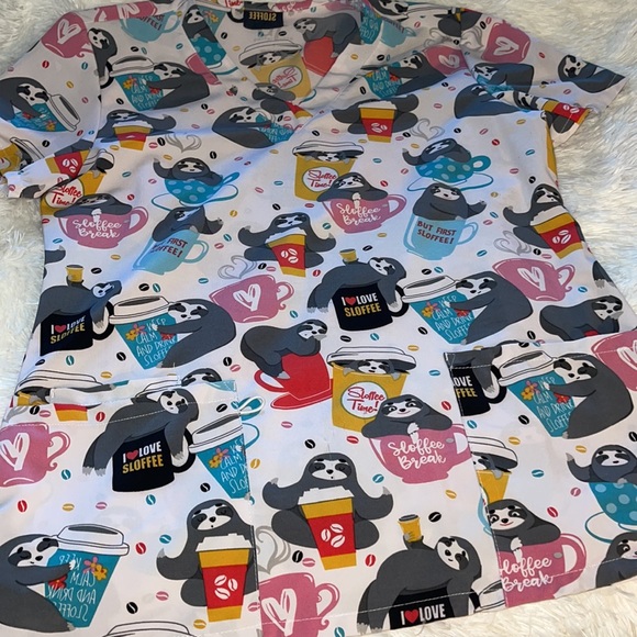 Scrub top - Picture 2 of 3